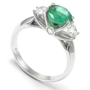 Emerald engagement rings - Engagement ring ideas - Luscious blog.jpg